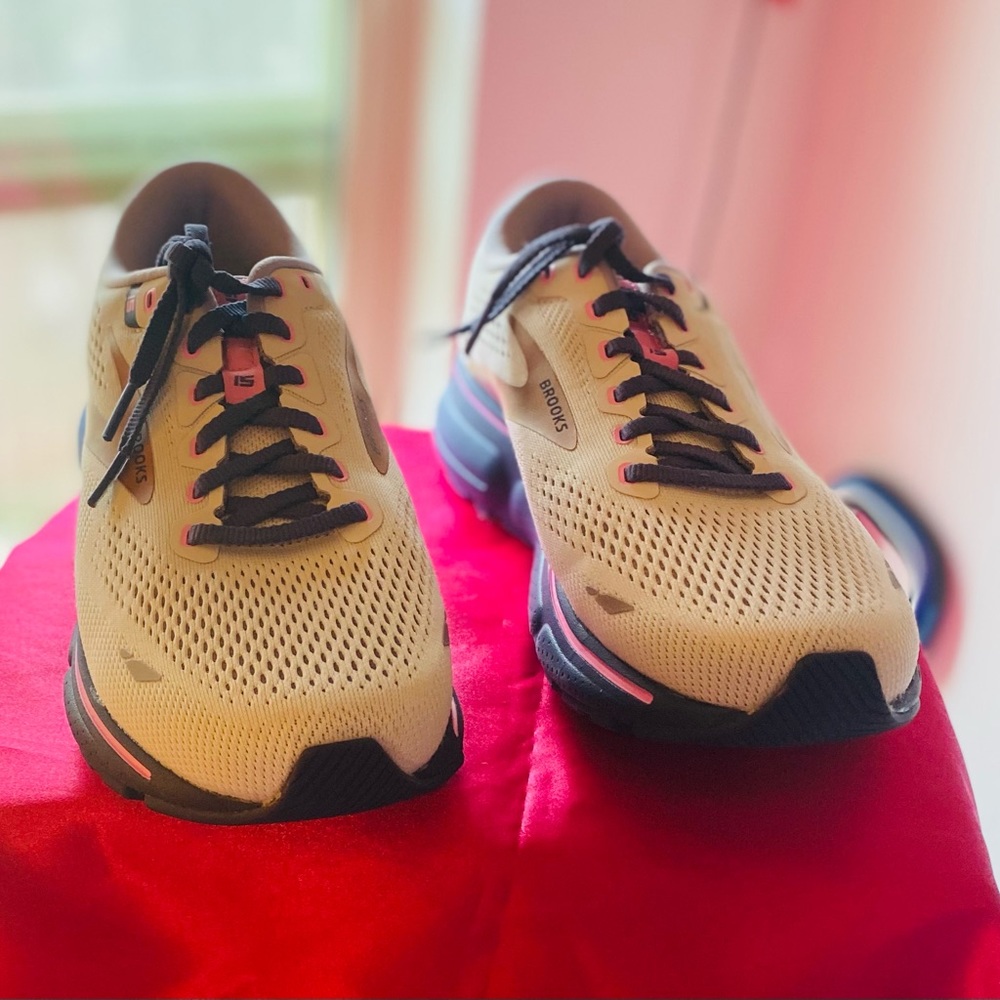 Brooks women Ghost 15 Running Shoes